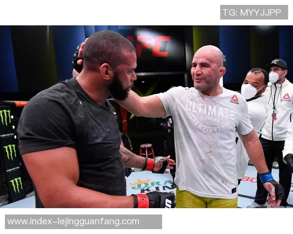 UFC精彩对决狼人挑战特谢拉谁将成为新王者的巅峰之战